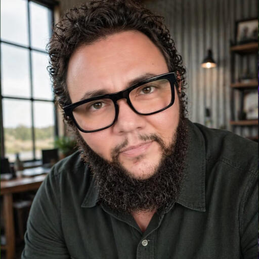 Desmond Headshot